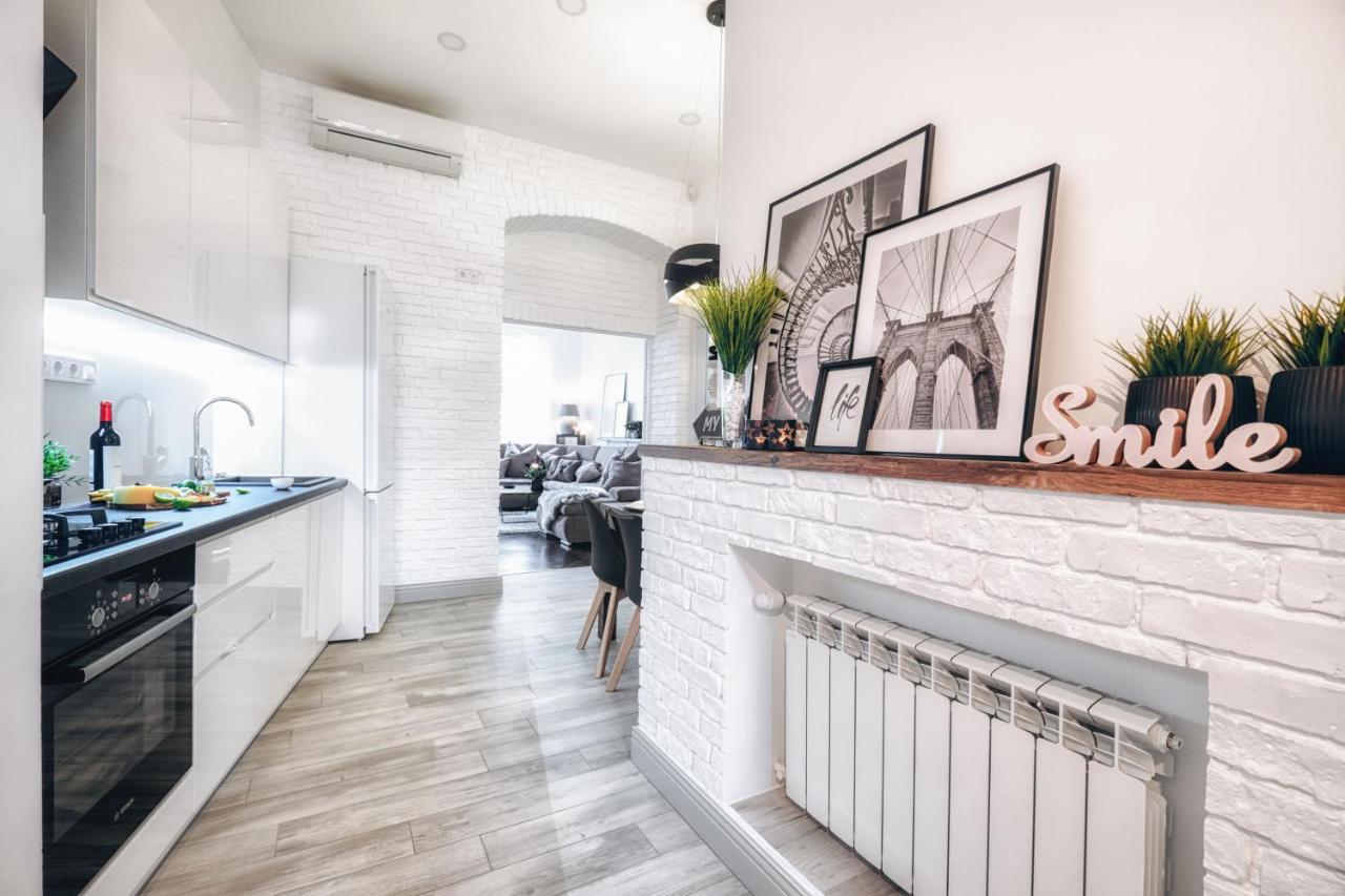 Scandinavian Style Of Lux Apartments In Лвив Екстериор снимка